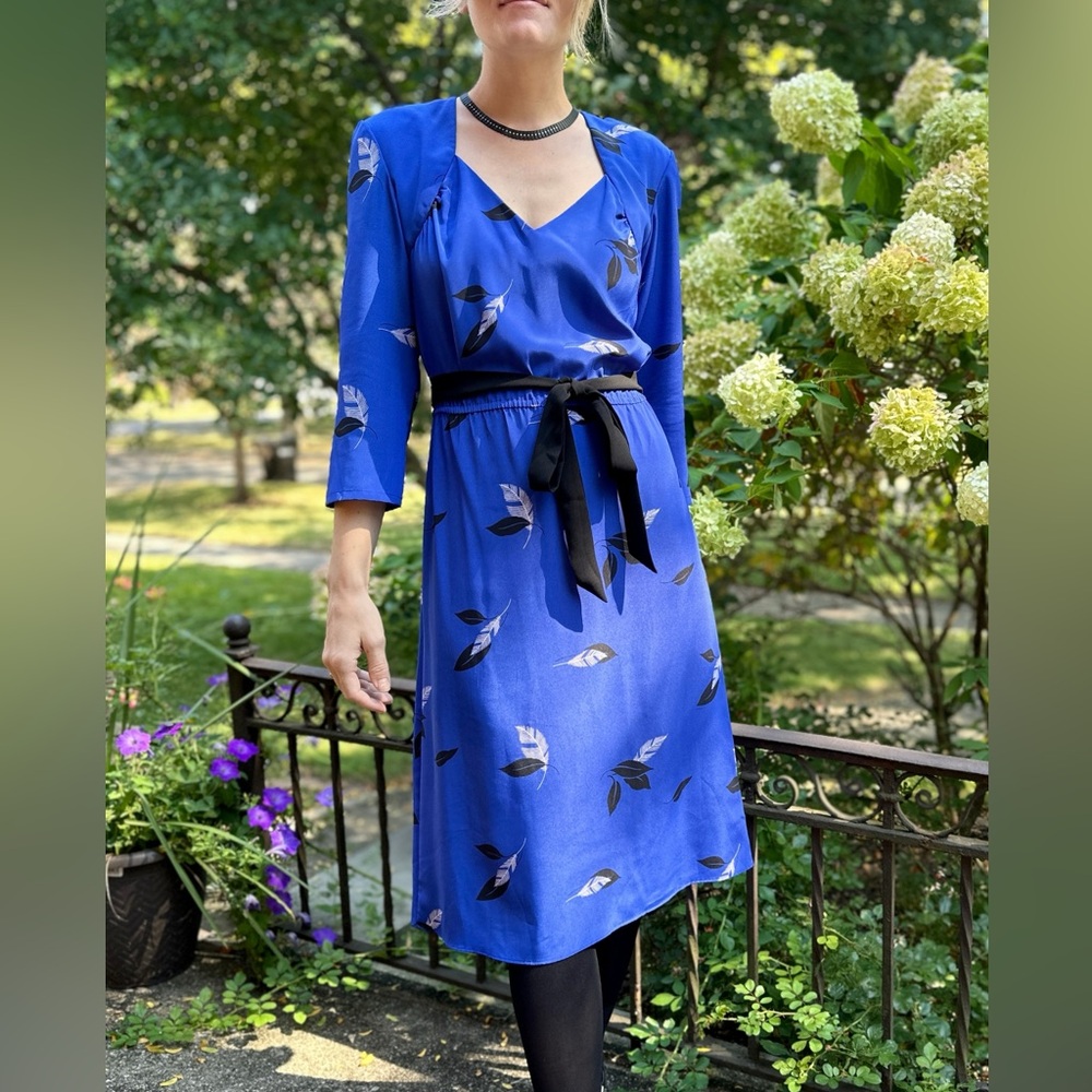 1989s Blue Feather Print Dress - Picture 2 of 9